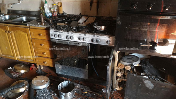 cucina-incendio-pianopoli.jpg