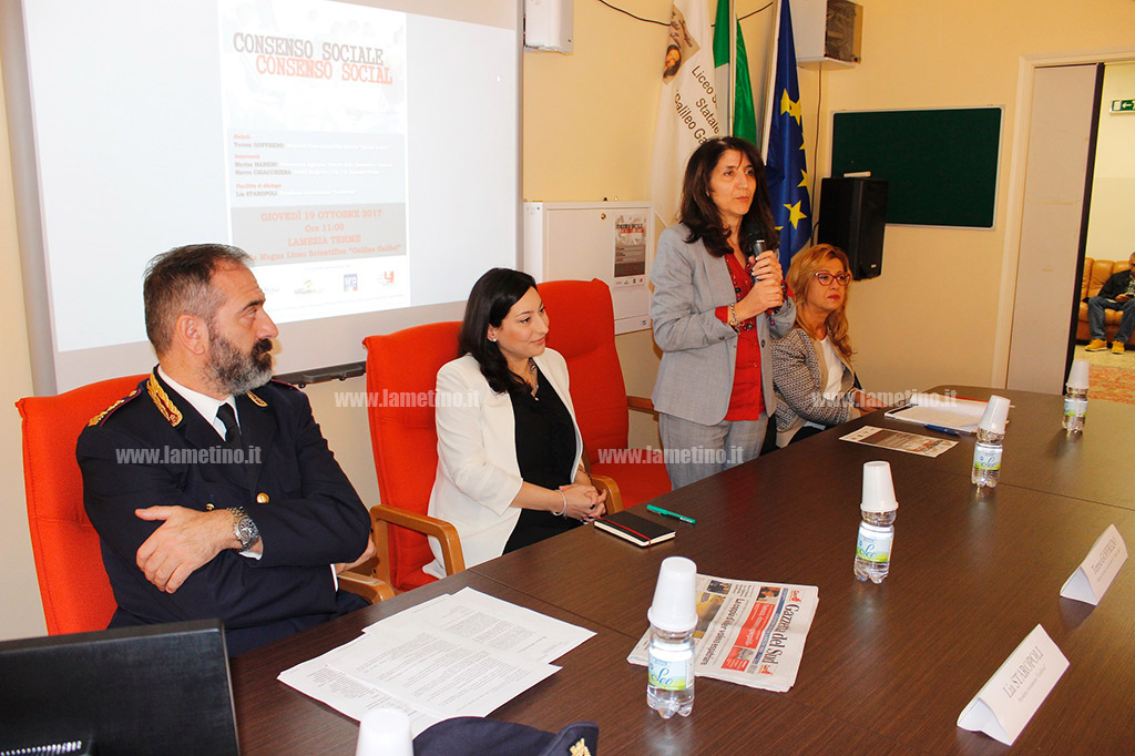 Lamezia, incontro cyberbullismo al liceo scientifico: "Denunciare a Forze dell’ordine ogni irregolarità"