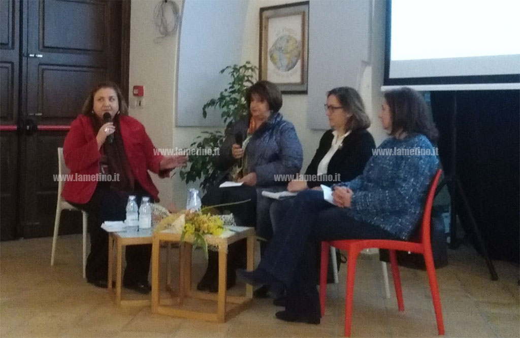 Lamezia, evento “d come donna” al Chiostro. Angela Napoli: “Non dobbiamo aver paura di uscire allo scoperto” 