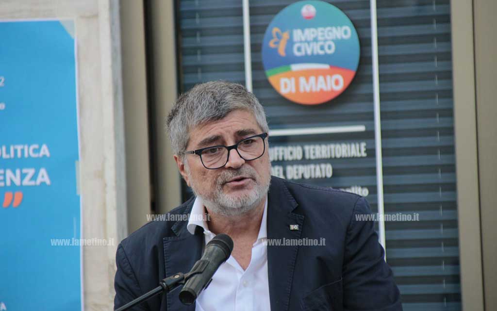 Politiche, le proposte di "Impegno civico" illustrate da D'Ippolito su corso Nicotera: apre a Lamezia sportello per emergenza bollette