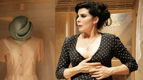 Lamezia: "Napule è" con Mariangela D'Abbraccio il 14 agosto all'Abbazia Benedettina