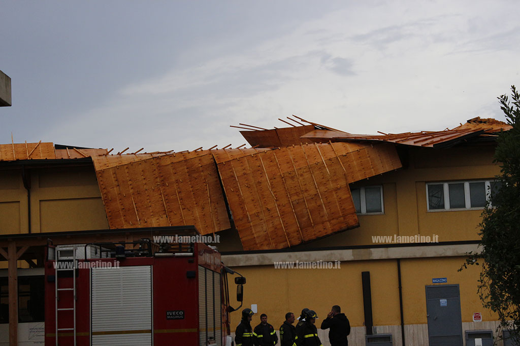 Lamezia, completata riparazione tetto istituto Geometri danneggiato da tromba d’aria