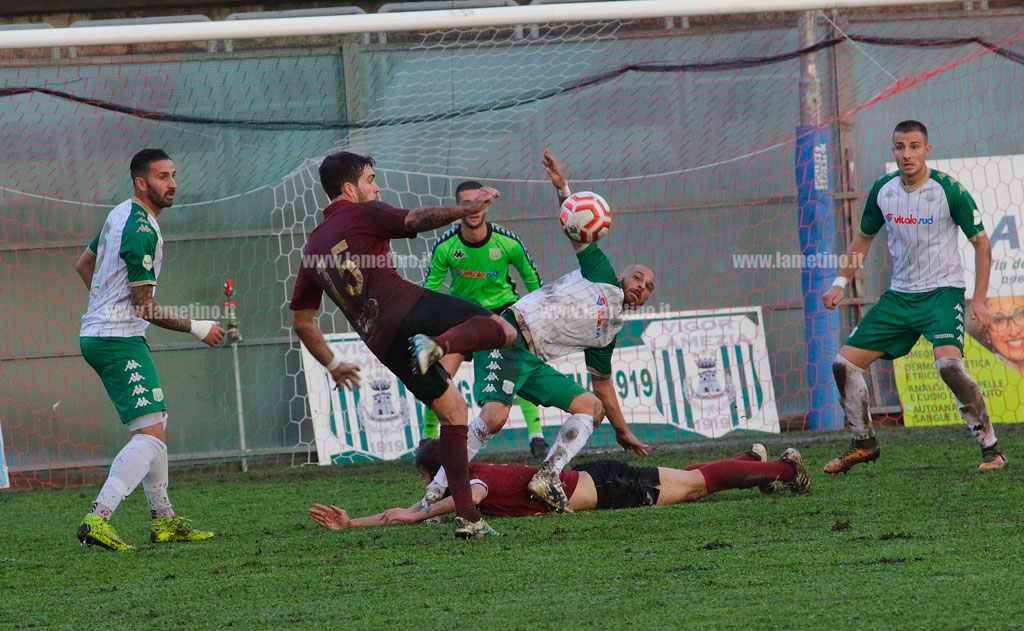 danza-in-area-della-vigor-una-palla-pericolosa.jpg