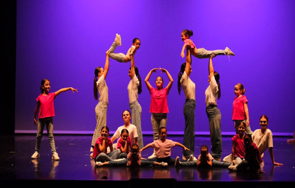 danza-spettacolo-fine-anno_28de8.jpg