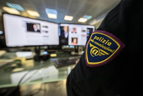 Possedeva oltre 1.300 video di pornografia minorile, Polizia arresta un giovane catanzarese
