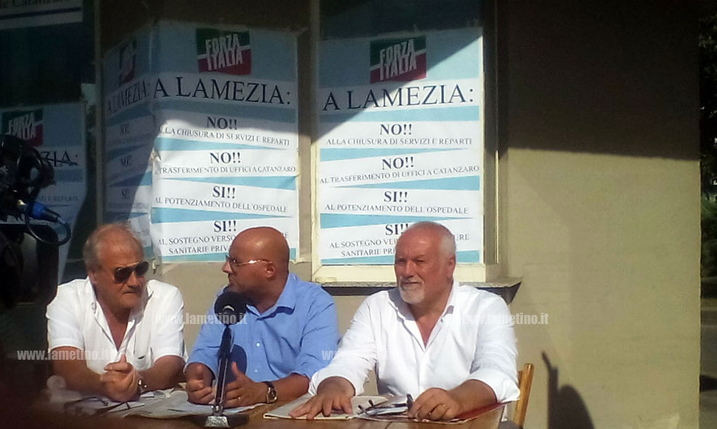 de-biase-ospedale-protesta-1m.jpg