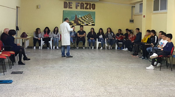 Lamezia, medicina scolastica preventiva: screening tiroideo per gli studenti del De Fazio