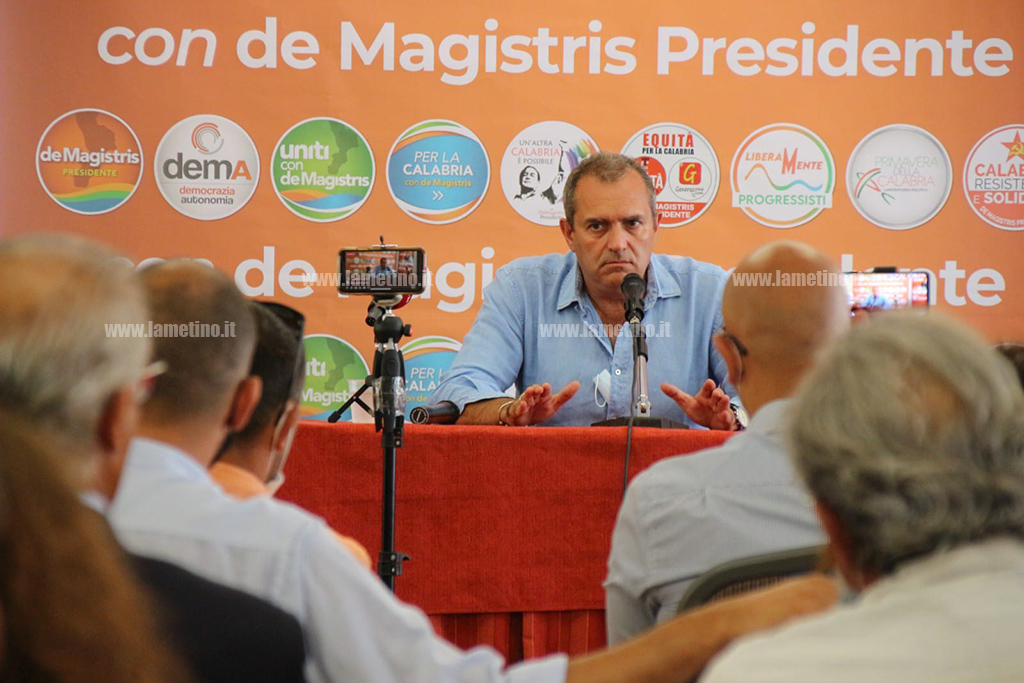Regionali, de Magistris presenta 'La Calabria del riscatto': "Vinceremo con la nostra rivoluzione"