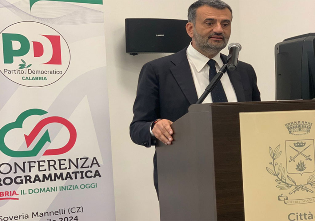 Sindaco di Bari Decaro alla Conferanza programmatica Pd a Soveria: "Sono un sindaco che da 10 anni lavora con onore"
