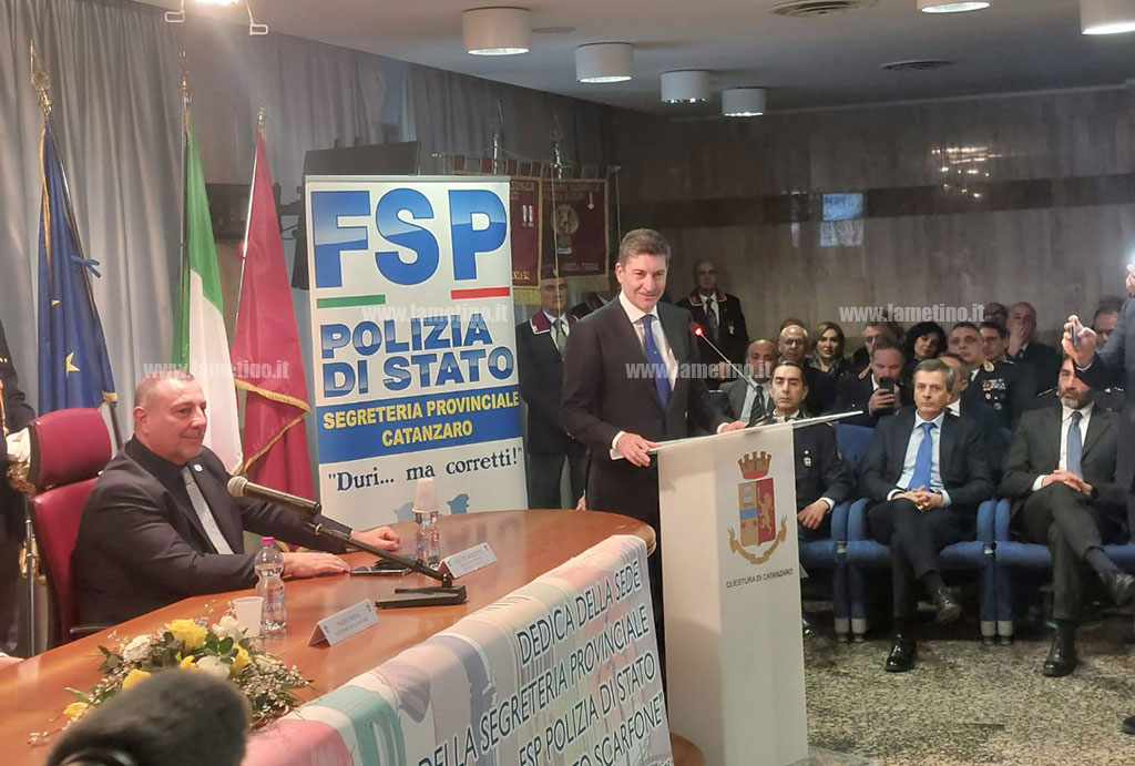 dedica-sede-Segreteria-Provinciale-FSP-memoria-Sovrintendente-Capo-della-Polizia-di-Stato-Scarfone-ddce-4eb6-9ca7-b7bda0807085_00c4a.jpg