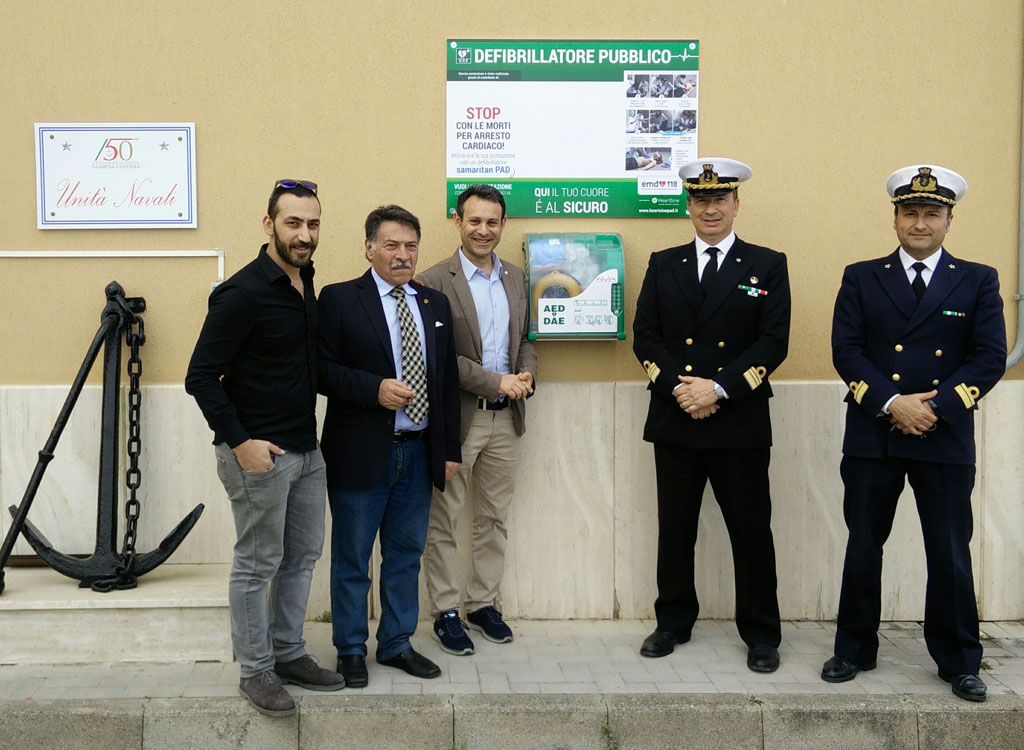 Defibrillatore pubblico alla Capitaneria di porto di Vibo