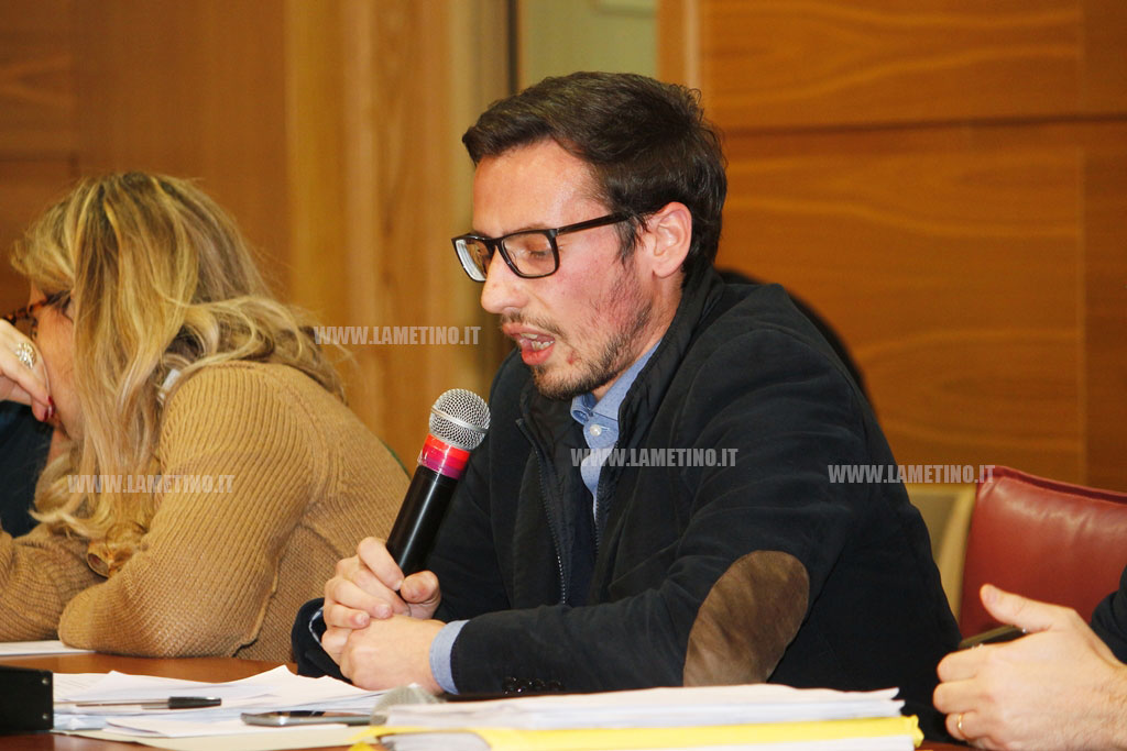 Consiglio comunale, De Sarro: "Assurdo credere che abbia comprato anche un solo voto"