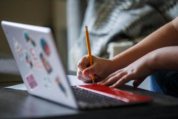 Firmato decreto per didattica digitale: oltre 3,5 milioni alla Calabria del Decreto Ristori