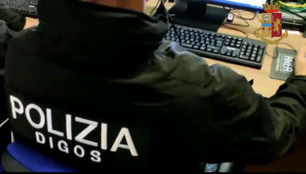 Atti vandalici e furti in due istituti scolastici a Catanzaro, denunciati 6 giovani