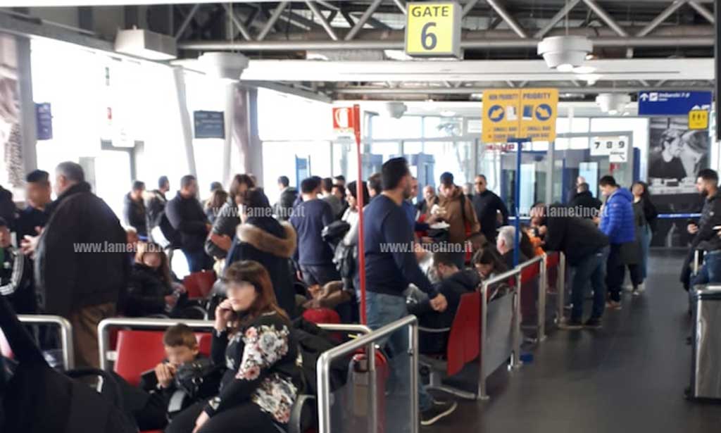 Maltempo, Lamezia: volo da Bergamo dirottato a Catania, disagi per i passeggeri