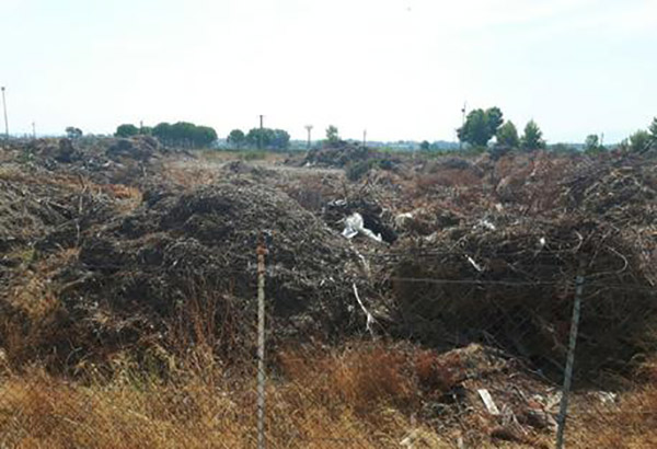 Campo sportivo come discarica, sequestrata area nel cosentino