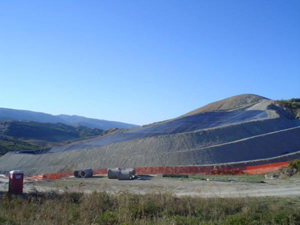 Rifiuti, Regione: “Stop conferimenti discarica Scala Coeli” 