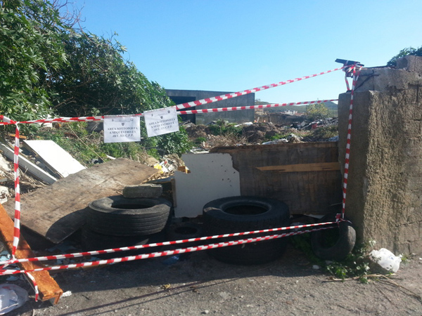 Calabria: Discarica abusiva a Catanzaro, molte carcasse auto