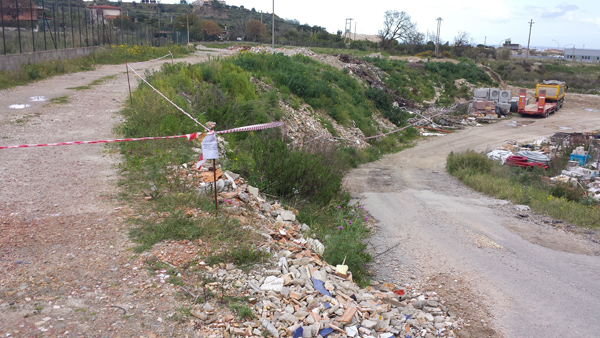 Calabria: Sequestrati a Davoli 14.000 metri quadri di discarica abusiva, 5 denunce