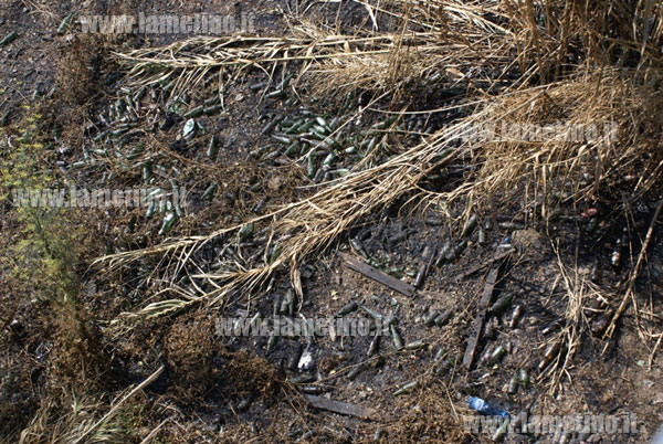 discarica-bottgilie-parco-fluviale