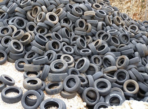 Calabria: Sequestrata discarica abusiva pneumatici interrati