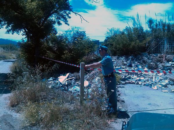 Calabria: Sequestrata nel cosentino discarica abusiva di mille metri quadrati