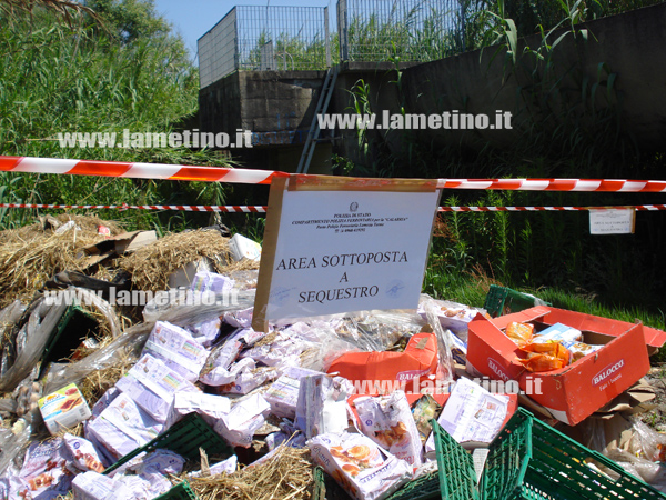 Lamezia: Abbandono rifiuti di generi alimentari scaduti, denunciato commerciante