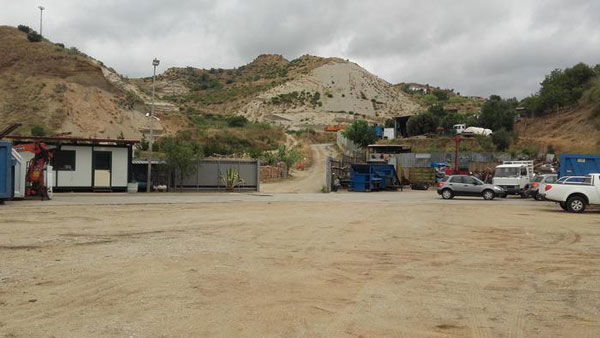 Sequestrata ditta abusiva gestione rifiuti speciali nel reggino