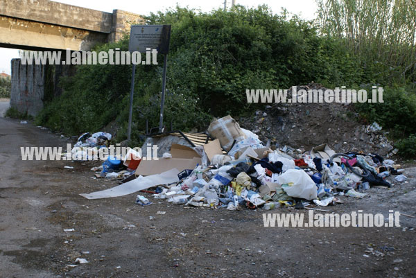 discarica-via-delle-rose.jpg