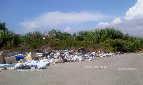 discarica_abusiva2_20120802-00086