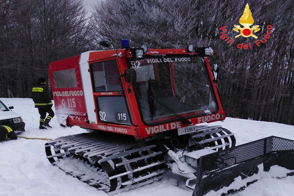 Quattro ragazzi bloccati sulla neve nel Reggino, soccorsi dai vigili del fuoco