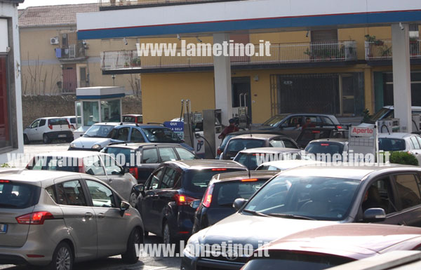 Lamezia: Sciopero Forconi, distributori di carburante presi d'assalto
