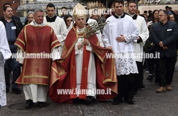 Lamezia: Vescovo celebra Domenica delle Palme e dà il via ai riti Settimana Santa