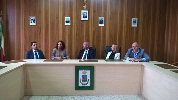 A Settingiano donate 120 mila bottiglie di acqua minerale a associazioni volontariato