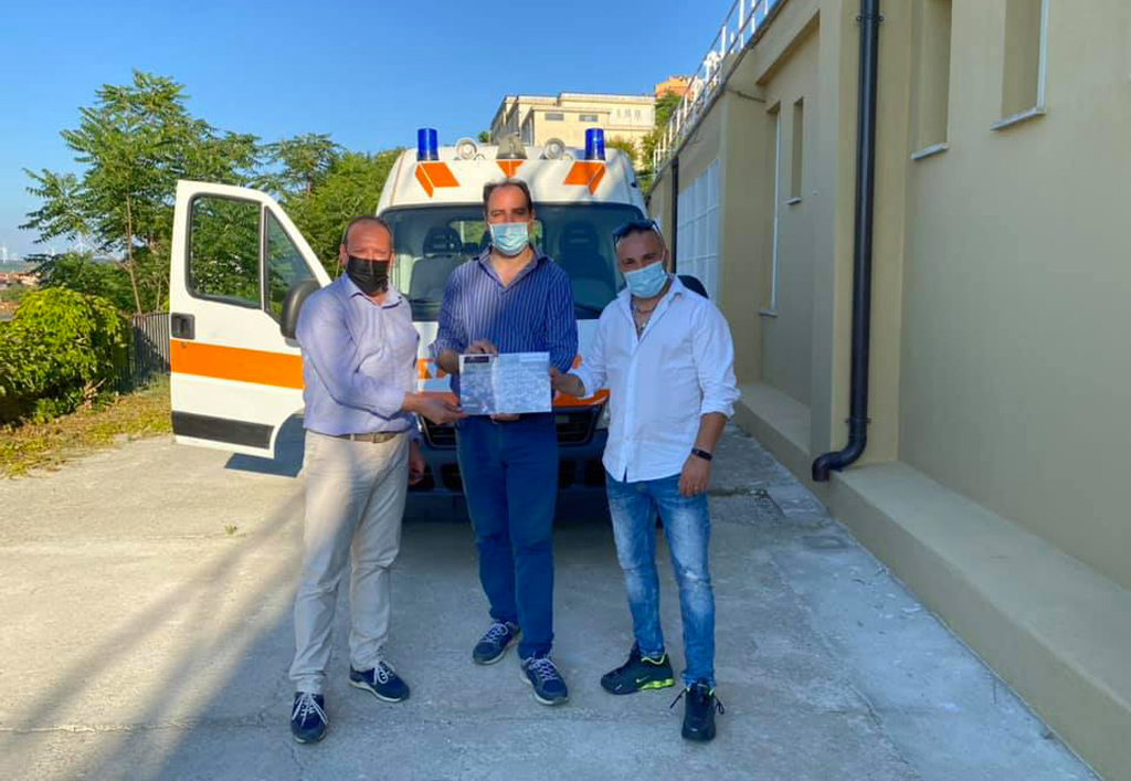 Donata un'ambulanza al Comune di Maida, il ringraziamento del sindaco Paone alla famiglia Ceniviva 