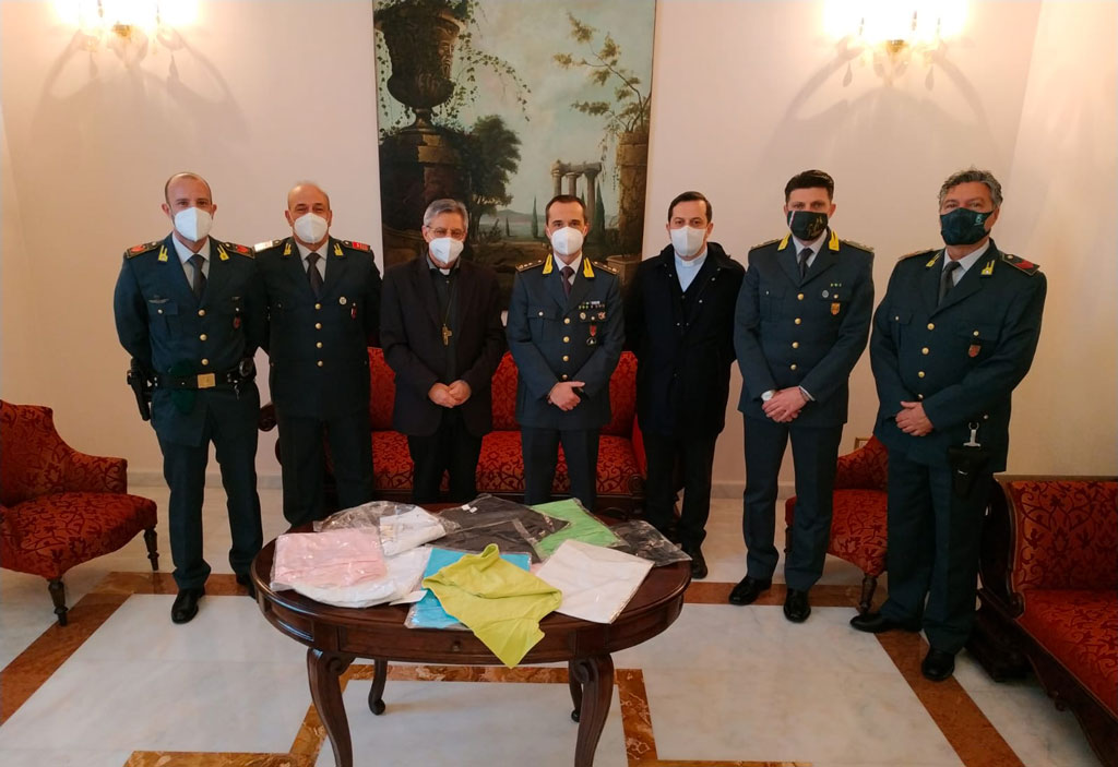 donazioni-caritas-lamezia-20210022_4e2d4.jpg