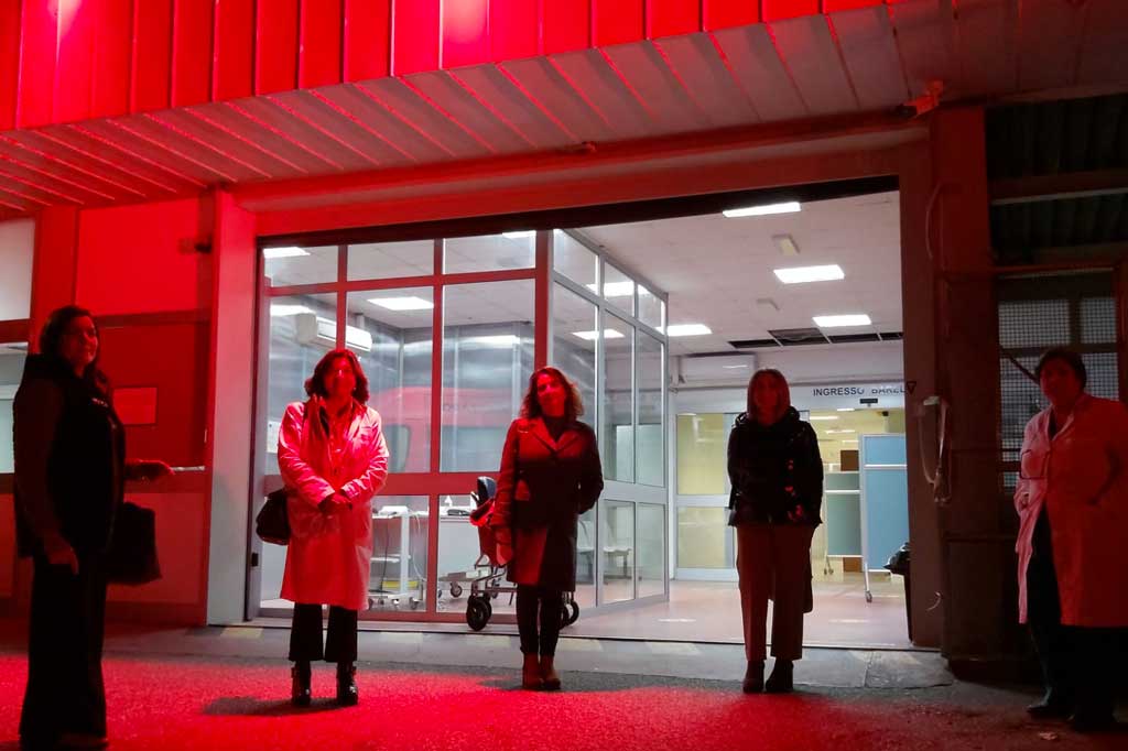 Lamezia, pronto soccorso con percorso rosa si illumina per il 25 novembre