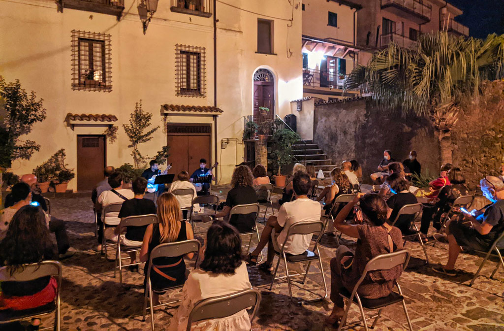 Lamezia, secret-concert chiude serata dedicata al poeta Franco Costabile nell'anniversario della nascita