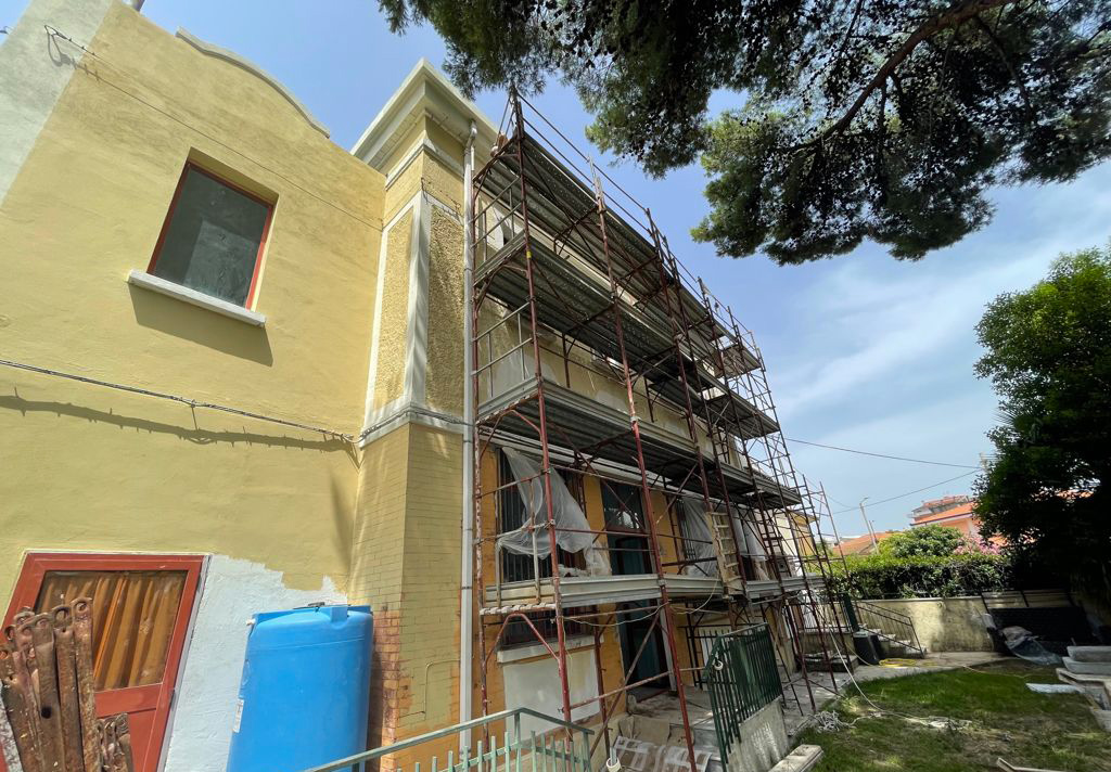 Lamezia, iniziati lavori di ristrutturazione del dormitorio Caritas di via Minerva