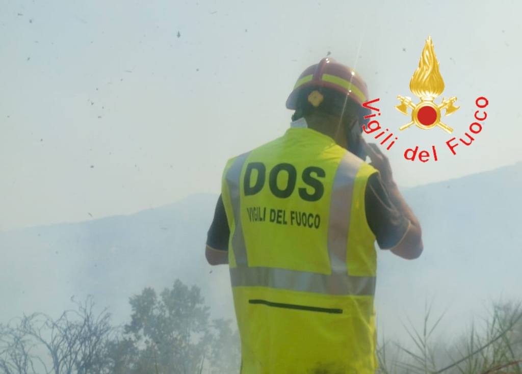 Incendi boschivi, in Calabria 120 interventi dei Vigili del Fuoco nelle ultime 12 ore 