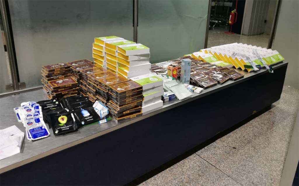 Lamezia, in aeroporto con 38 kg di farmaci cinesi non conformi: denunciata donna 