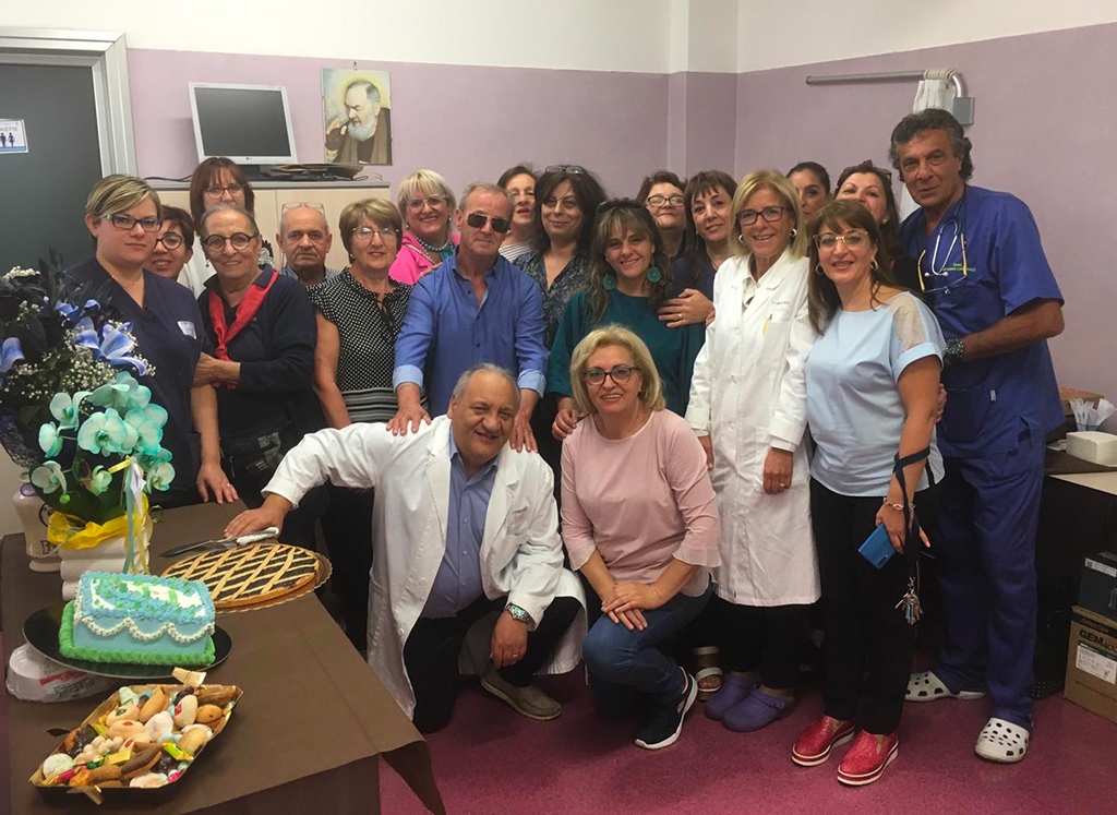 Pensionamento responsabile pronto soccorso Soveria, consegnata pergamena al dottor Giovanni Paola
