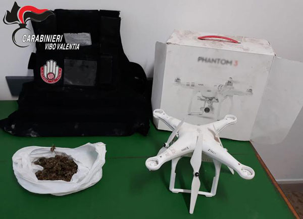 Marijuana in casolare abbandonato a Nicotera, c'era anche drone 