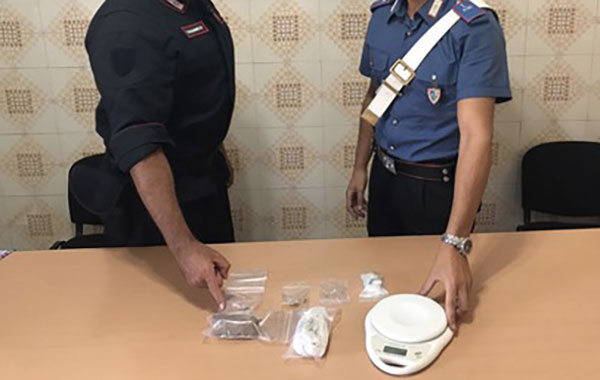 Trovato con eroina in casa, arrestato 32enne nel reggino