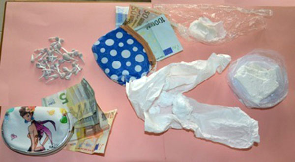 Nascondevano eroina e cocaina, due arresti a Catanzaro
