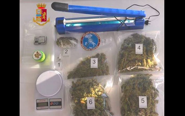 Marijuana e hascisc in casa, arrestato 40enne a Catanzaro