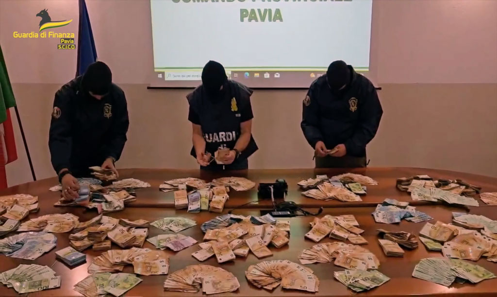 Tonnellate di cocaina, hashish ed eroina tra Lombardia e Calabria: sequestrati 800mila euro e 20 arresti - Video