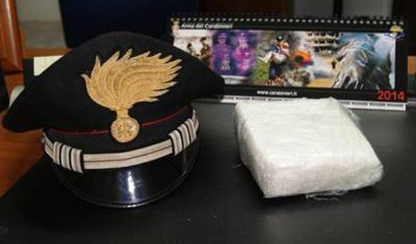 Calabria: Sfugge e tenta di disfarsi di 500 grammi cocaina, arrestato 
