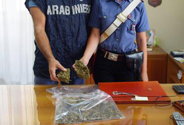 Calabria: Nascondeva un chilo di marijuana, arrestato 