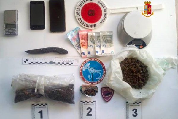 Individuata base di spaccio: 2 arresti a Catanzaro